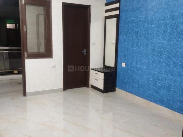 2 BHK Apartment in Sector 52 for resale Noida. The reference number is 20739746