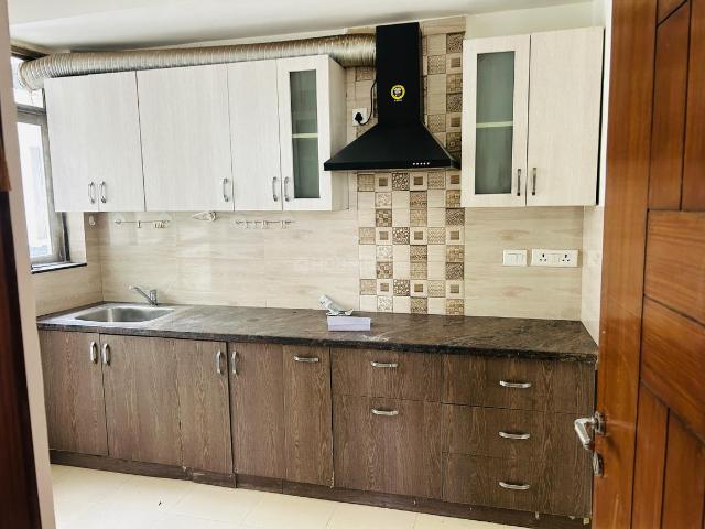 2 BHK Apartment in Sector 65 for rent Gurgaon. The reference number is 20758098