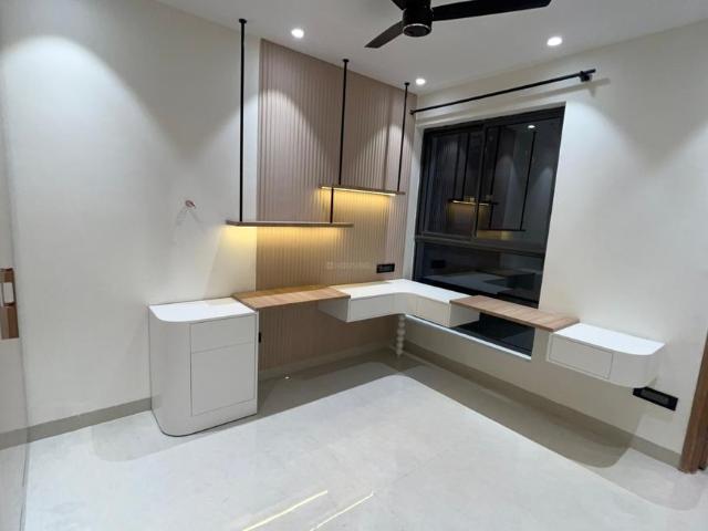 2 BHK Apartment in Sector 65 for resale Gurgaon. The reference number is 18413607