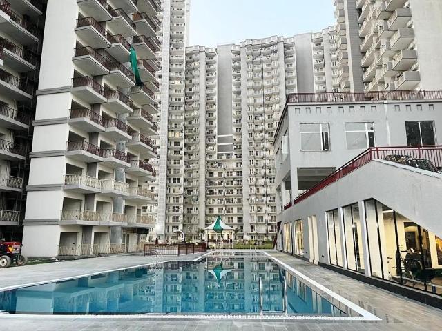 2 BHK Apartment in Sector 68 for resale Gurgaon. The reference number is 18981876
