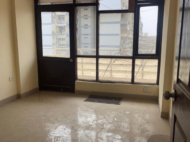 2 BHK Apartment in Sector 61 for rent Sonipat. The reference number is 20493572