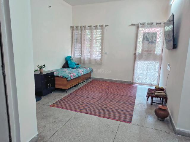 2 BHK Apartment in Sector 62 for rent Noida. The reference number is 20903543
