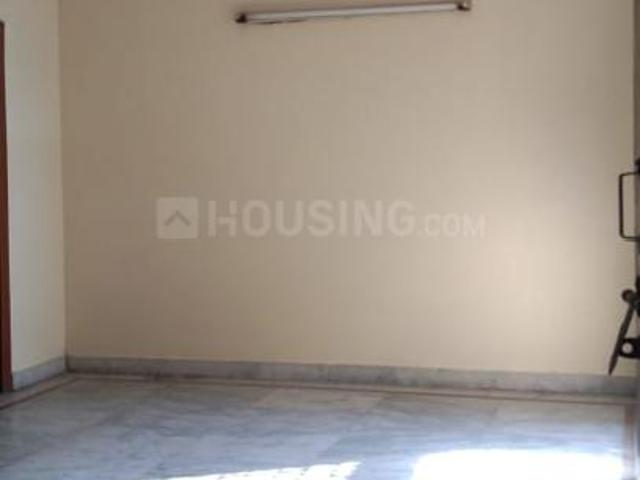 2 BHK Apartment in Sector 62 for rent Noida. The reference number is 21274465