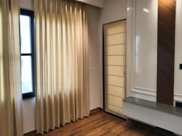 2 BHK Apartment in Sector 62 for resale Gurgaon. The reference number is 13436343