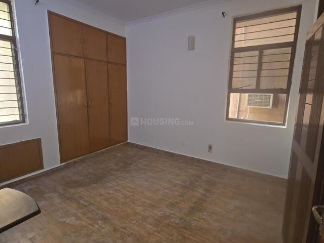 2 BHK Apartment in Sector 62 for resale Noida. The reference number is 20734452