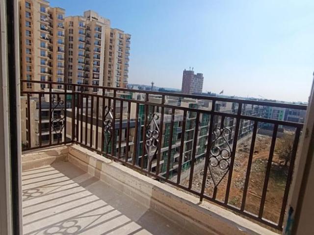 2 BHK Apartment in Sector 63 for resale Gurgaon. The reference number is 21167150