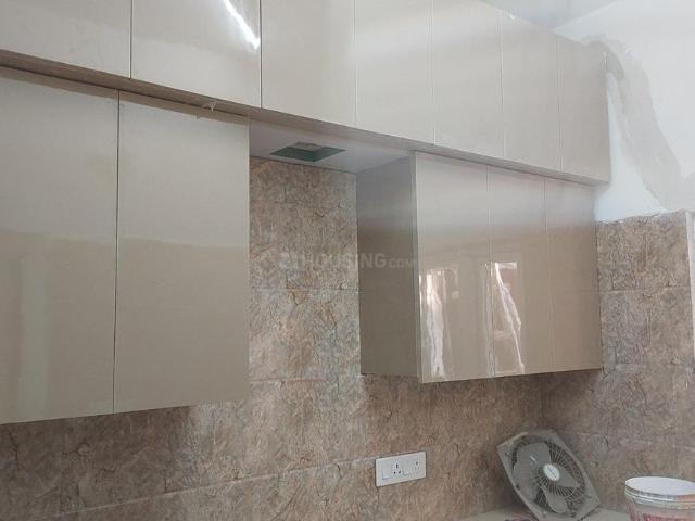 2 BHK Apartment in Sector 6 Dwarka for rent New Delhi. The reference number is 18496539