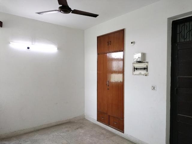 2 BHK Apartment in Sector 6 Dwarka for resale New Delhi. The reference number is 20050900