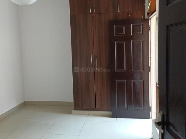 2 BHK Apartment in Sector 74 for rent Noida. The reference number is 20664254