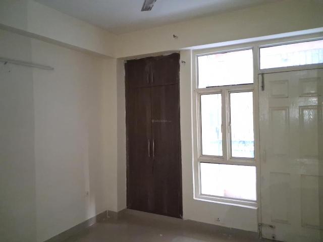 2 BHK Apartment in Sector 74 for resale Noida. The reference number is 19147706