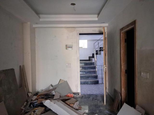 2 BHK Apartment in Sector 74 for resale Noida. The reference number is 21069659