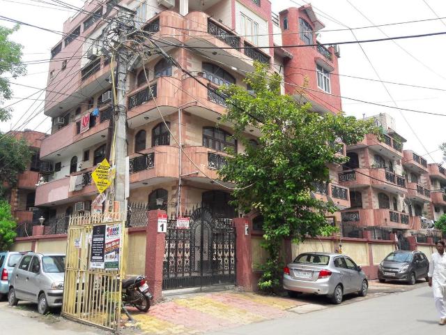 2 BHK Apartment in Sector 74 for resale Noida. The reference number is 21084514