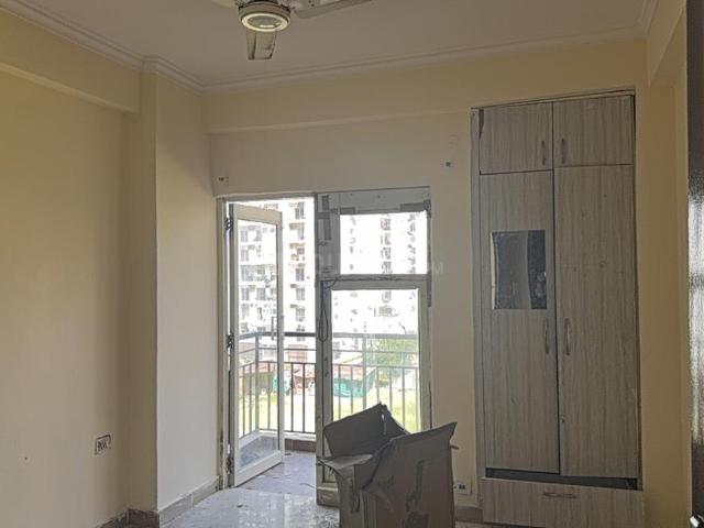 2 BHK Apartment in Sector 75 for rent Noida. The reference number is 20031393