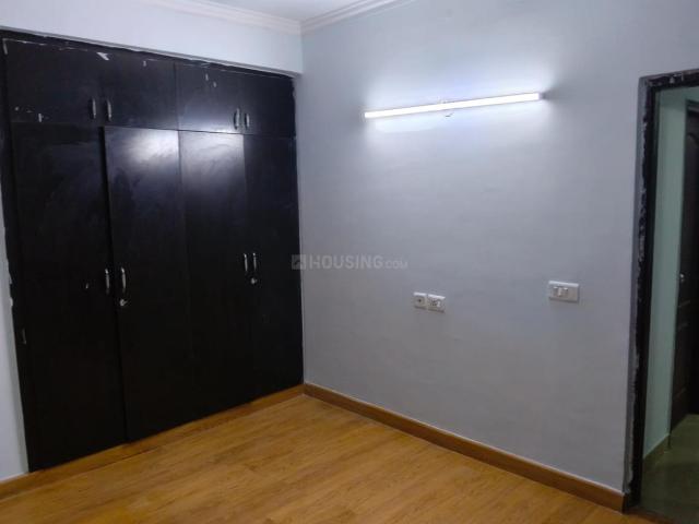 2 BHK Apartment in Sector 75 for rent Noida. The reference number is 21000797