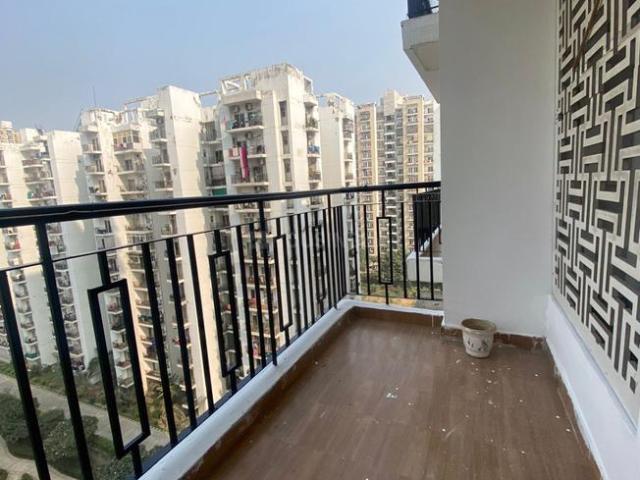 2 BHK Apartment in Sector 75 for rent Noida. The reference number is 21098955