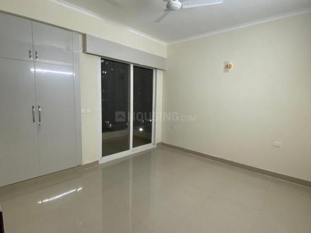 2 BHK Apartment in Sector 75 for rent Noida. The reference number is 21101032