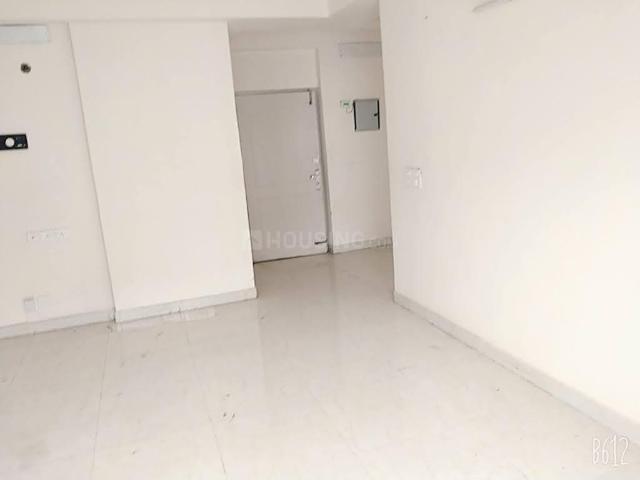 2 BHK Apartment in Sector 75 for rent Noida. The reference number is 21146409