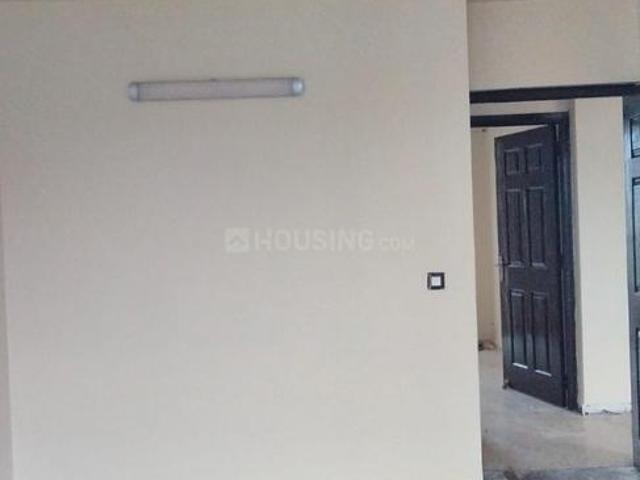 2 BHK Apartment in Sector 75 for rent Noida. The reference number is 21205437