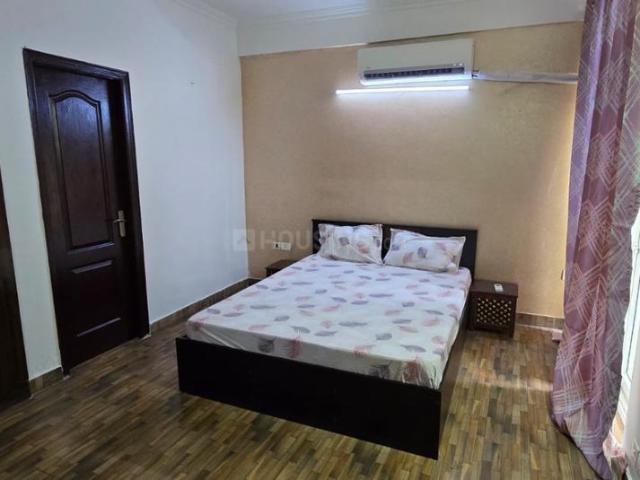 2 BHK Apartment in Sector 76 for rent Noida. The reference number is 21345386