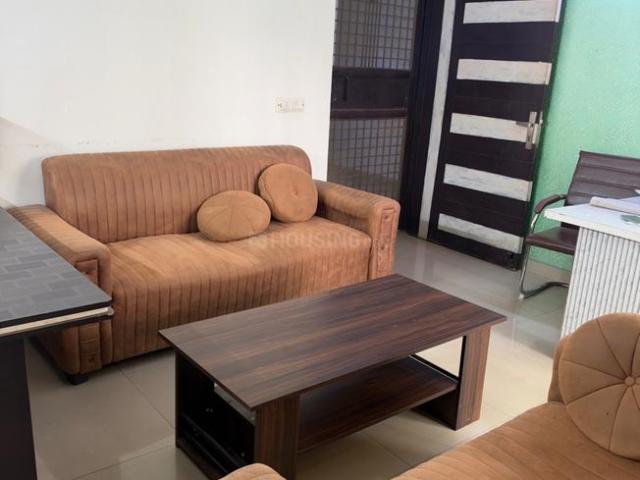 2 BHK Apartment in Sector 76 for rent Noida. The reference number is 21354115