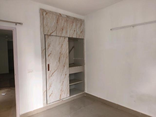 2 BHK Apartment in Sector 76 for rent Gurgaon. The reference number is 20688496