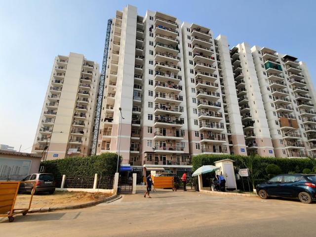 2 BHK Apartment in Sector 76 for rent Gurgaon. The reference number is 20869584