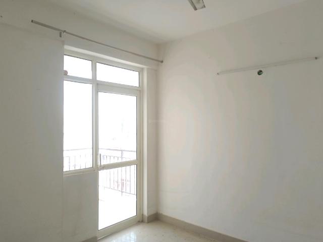 2 BHK Apartment in Sector 76 for rent Gurgaon. The reference number is 21021608