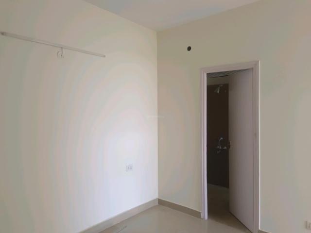 2 BHK Apartment in Sector 76 for rent Gurgaon. The reference number is 21021613