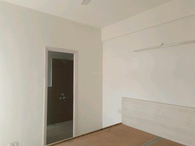 2 BHK Apartment in Sector 76 for rent Gurgaon. The reference number is 21021618