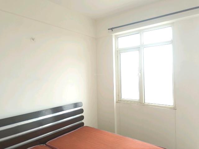 2 BHK Apartment in Sector 76 for rent Gurgaon. The reference number is 21021621