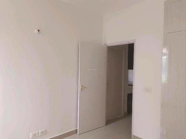 2 BHK Apartment in Sector 76 for rent Gurgaon. The reference number is 21021627