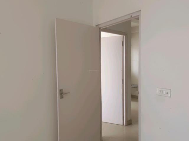 2 BHK Apartment in Sector 76 for rent Gurgaon. The reference number is 21021638