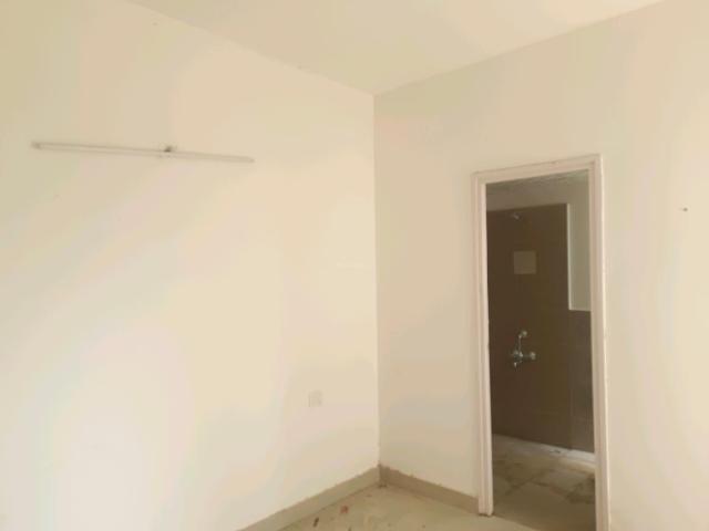 2 BHK Apartment in Sector 76 for rent Gurgaon. The reference number is 21021645