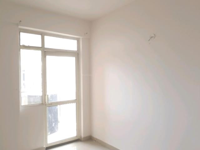 2 BHK Apartment in Sector 76 for rent Gurgaon. The reference number is 21021654