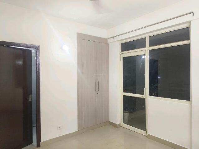2 BHK Apartment in Sector 76 for rent Gurgaon. The reference number is 21021203