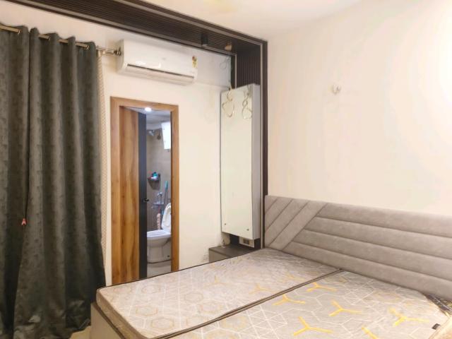 2 BHK Apartment in Sector 76 for rent Gurgaon. The reference number is 21021265
