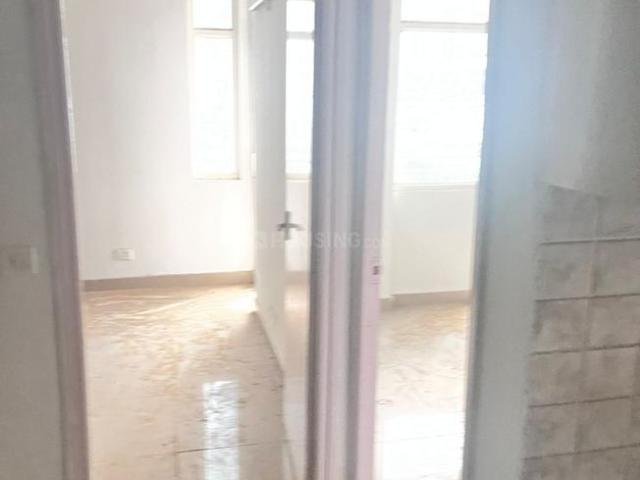 2 BHK Apartment in Sector 76 for rent Gurgaon. The reference number is 21046985