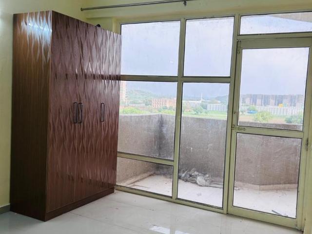 2 BHK Apartment in Sector 76 for rent Gurgaon. The reference number is 21074837