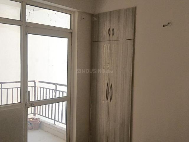 2 BHK Apartment in Sector 76 for rent Gurgaon. The reference number is 21358357