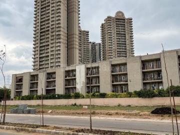 2 BHK Apartment in Sector 76 for resale Gurgaon. The reference number is 18702592
