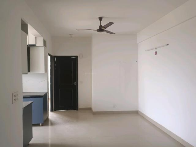 2 BHK Apartment in Sector 76 for resale Gurgaon. The reference number is 20287681