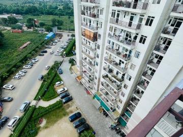 2 BHK Apartment in Sector 76 for resale Gurgaon. The reference number is 20352731