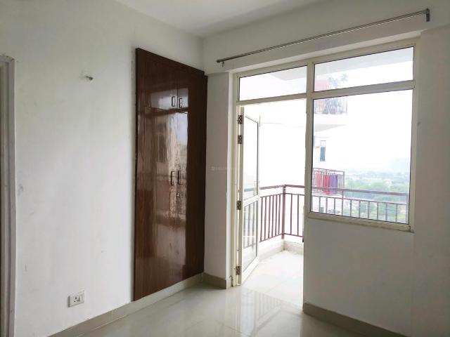 2 BHK Apartment in Sector 76 for resale Gurgaon. The reference number is 20846460