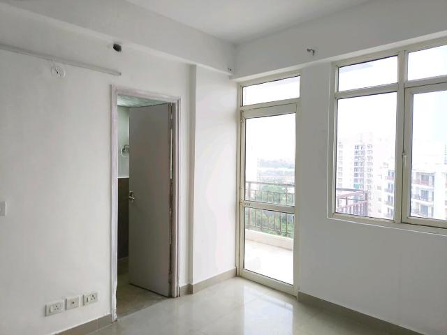 2 BHK Apartment in Sector 76 for resale Gurgaon. The reference number is 20846498