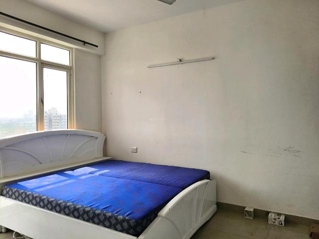 2 BHK Apartment in Sector 76 for resale Gurgaon. The reference number is 21020874
