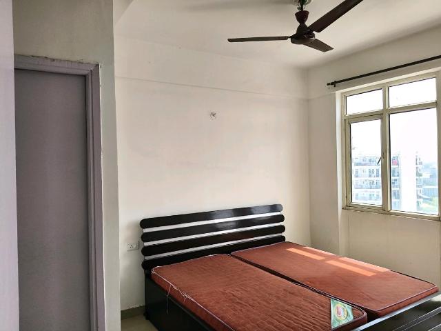 2 BHK Apartment in Sector 76 for resale Gurgaon. The reference number is 21020837