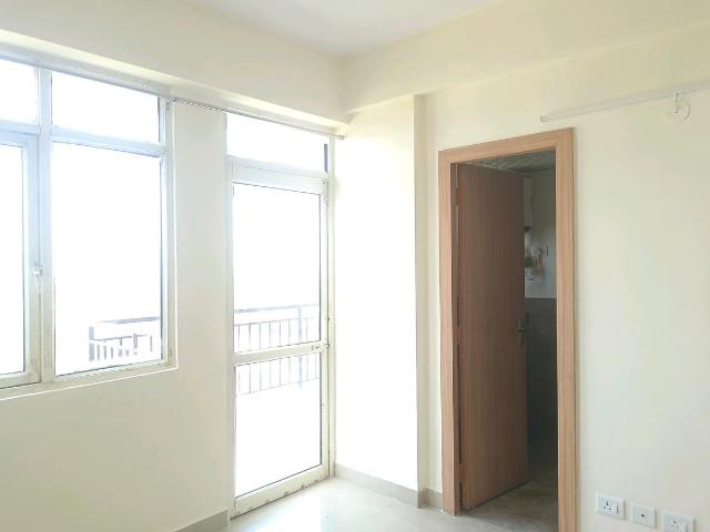2 BHK Apartment in Sector 76 for resale Gurgaon. The reference number is 21021445