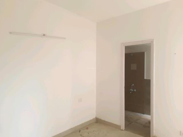 2 BHK Apartment in Sector 76 for resale Gurgaon. The reference number is 21021478