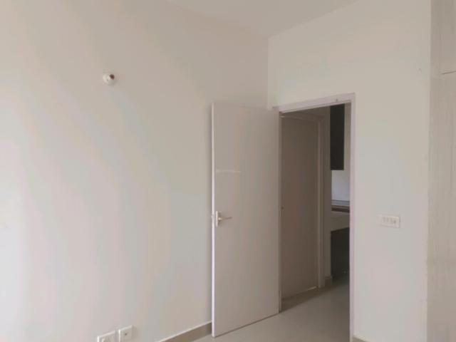 2 BHK Apartment in Sector 76 for resale Gurgaon. The reference number is 21021414