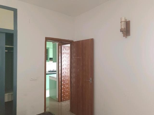 2 BHK Apartment in Sector 76 for resale Gurgaon. The reference number is 21021418